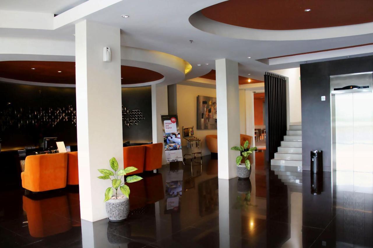 100 Sunset Kuta Hotel & Ballroom المظهر الخارجي الصورة