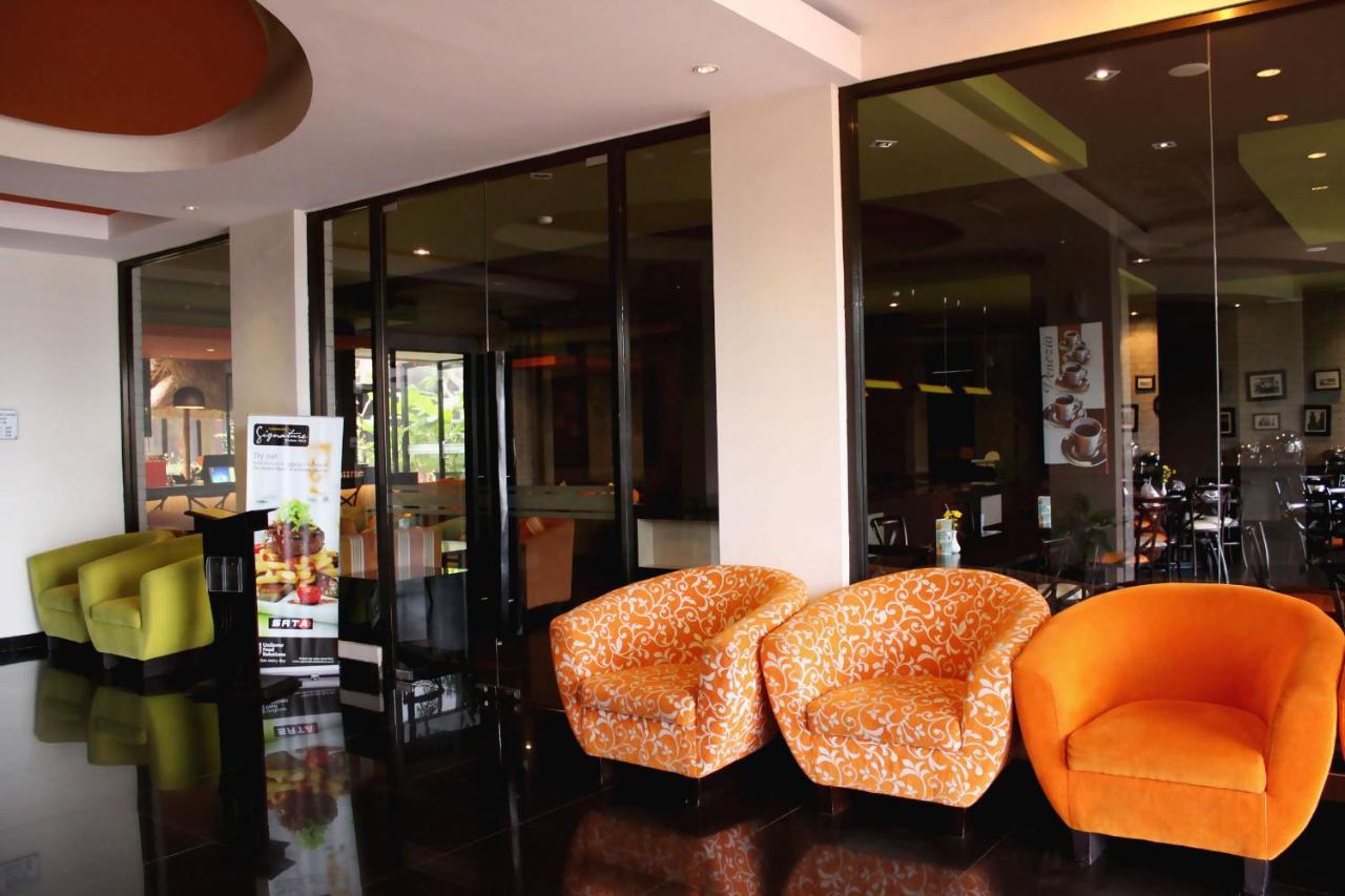 100 Sunset Kuta Hotel & Ballroom المظهر الخارجي الصورة