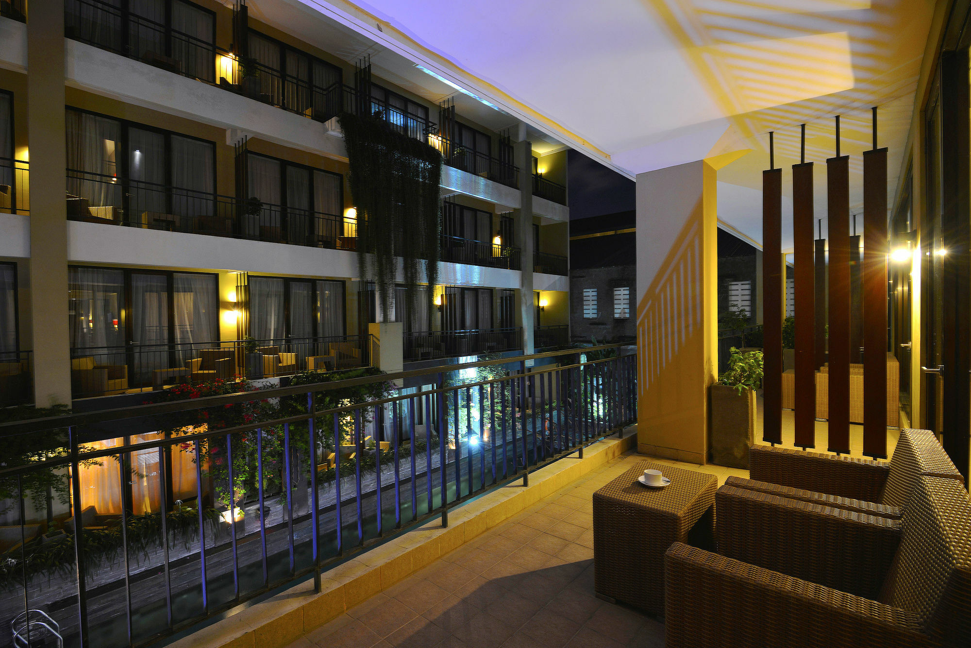 100 Sunset Kuta Hotel & Ballroom المظهر الخارجي الصورة