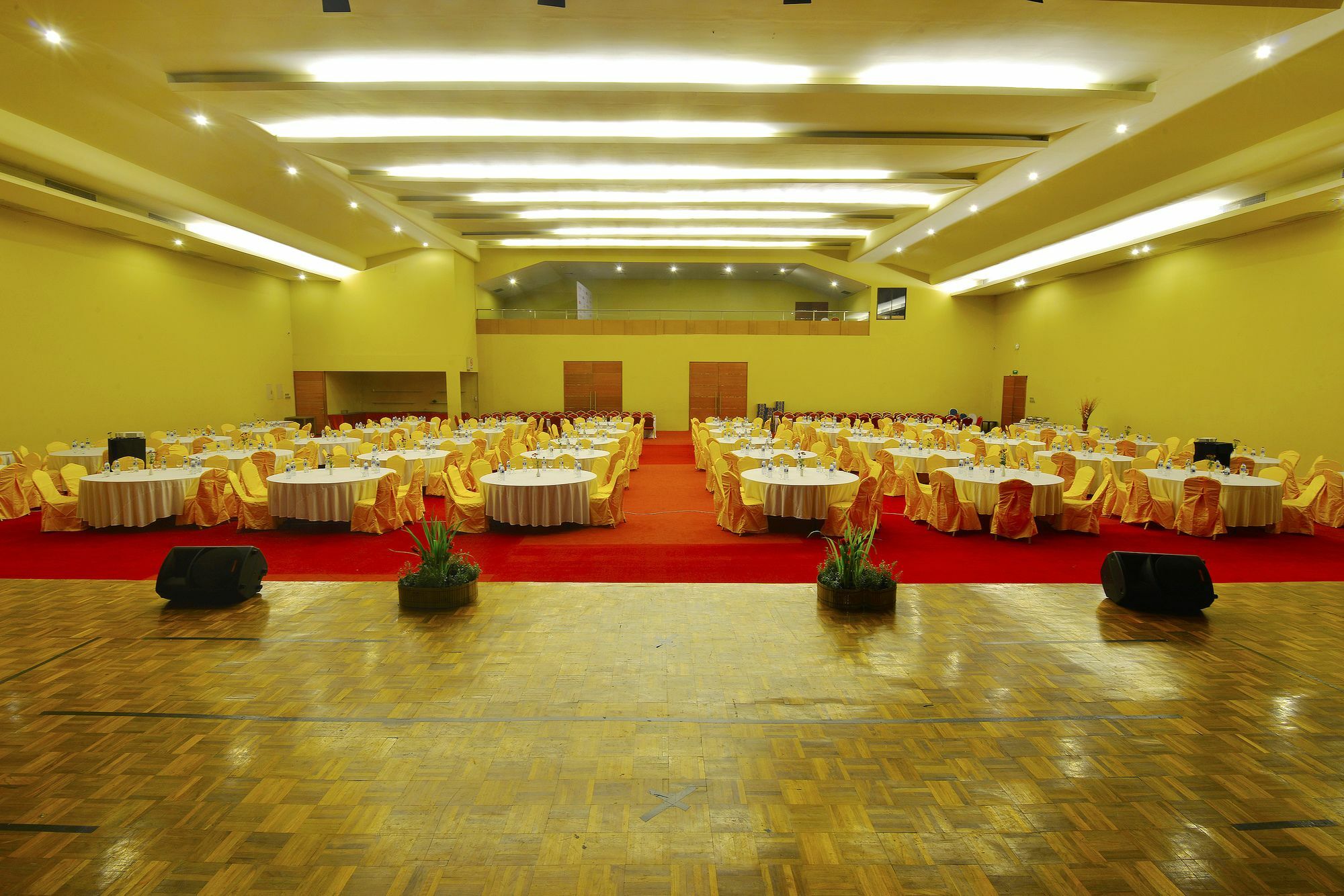 100 Sunset Kuta Hotel & Ballroom المظهر الخارجي الصورة